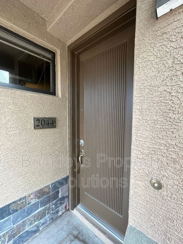 Foto del edificio - 705 W Queen Creek Rd