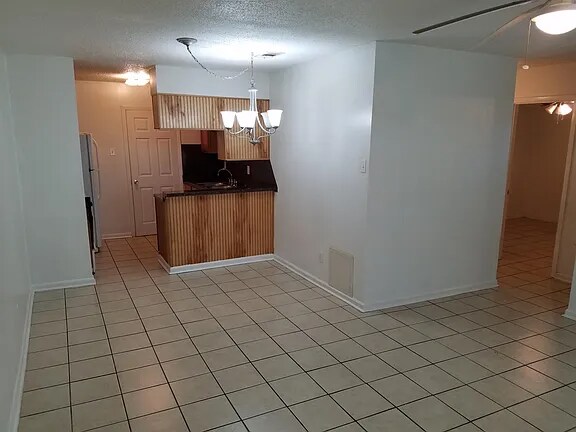 Foto del edificio - 7820 Dorsett Dr