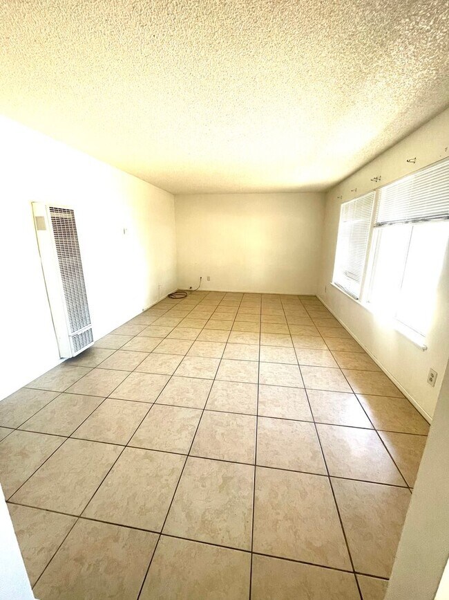 6275 Yucca Ave Unit 6275 Yucca B, Twentynine Palms, CA 92277 Room for