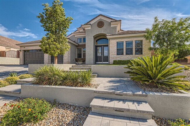 Building Photo - Stunning 4 Bedroom Home In Henderson Gated...
