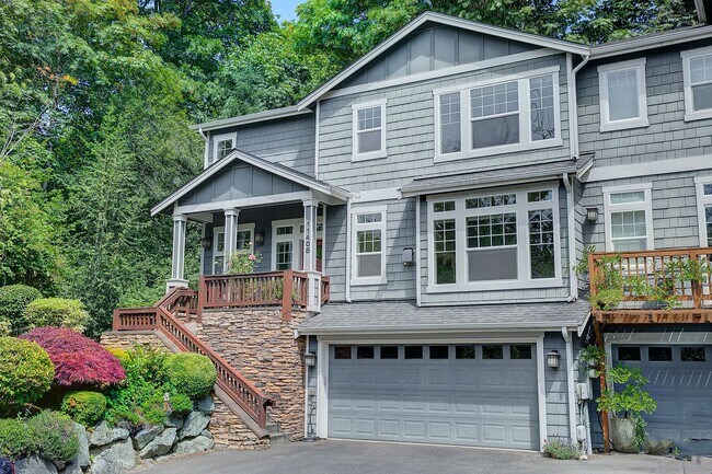 3Bd/2.5Ba Kirkland Townhome - 3Bd/2.5Ba Kirkland Townhome