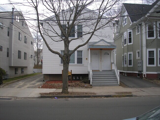 Foto del edificio - 74 Lawrence St