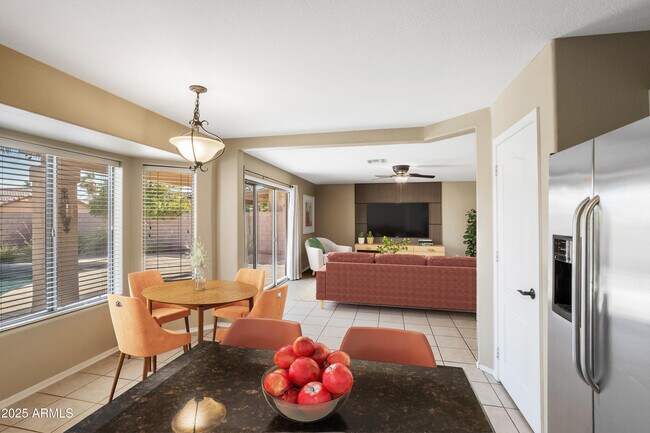 Foto del edificio - 9643 E Sheena Dr