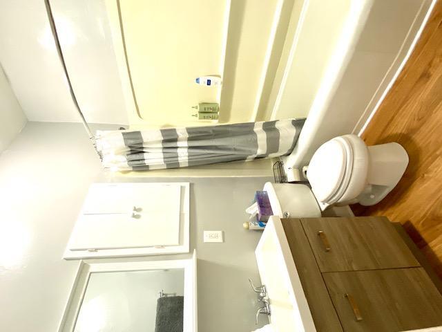 Photo - 1120 W Barry Ave Apartment