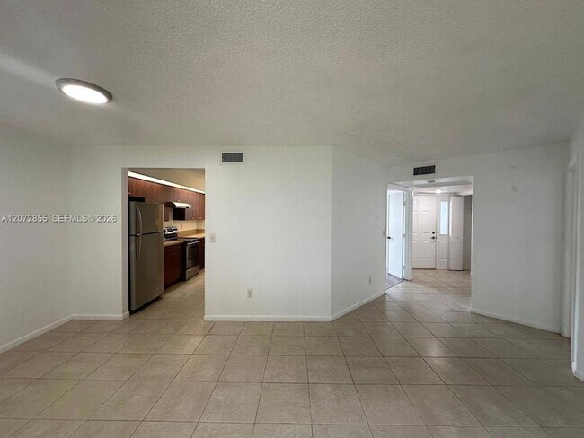 Foto del edificio - 2003 SE 27th Dr
