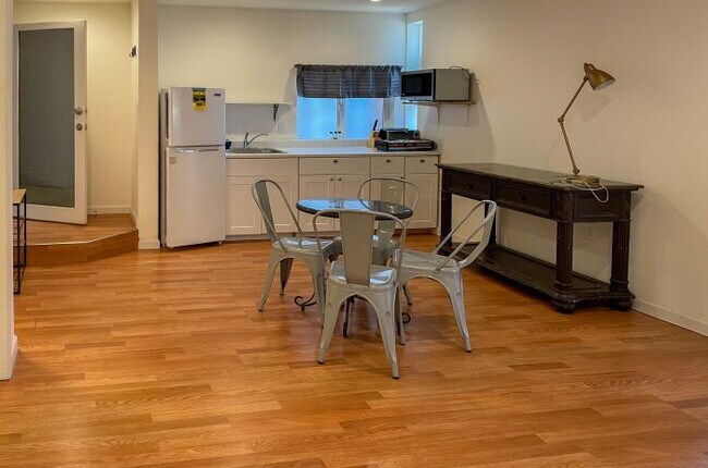 Foto del edificio - 848 42nd Ave