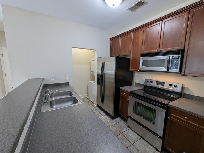 Foto del edificio - AVAILABLE NOW- 1-Bed/1-bath in Lenox Village