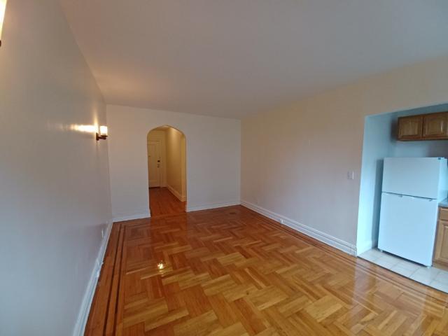 Building Photo - 1 bedroom in SUNNYSIDE NY 11104