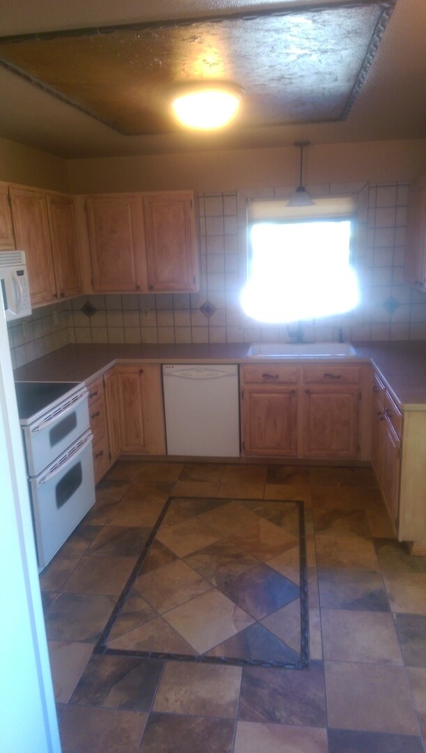 Foto del edificio - Three Bedroom Condo for rent!