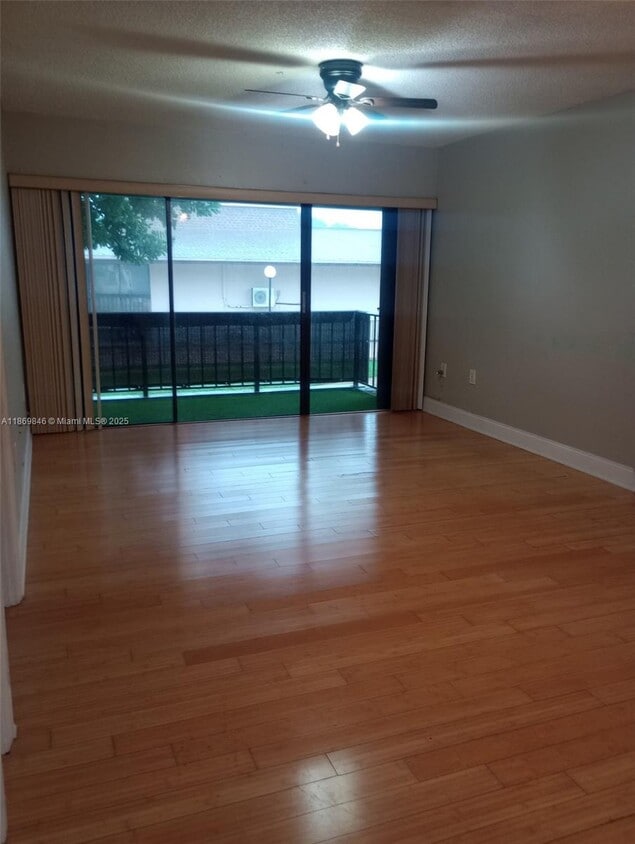 Foto principal - 5775 Washington St