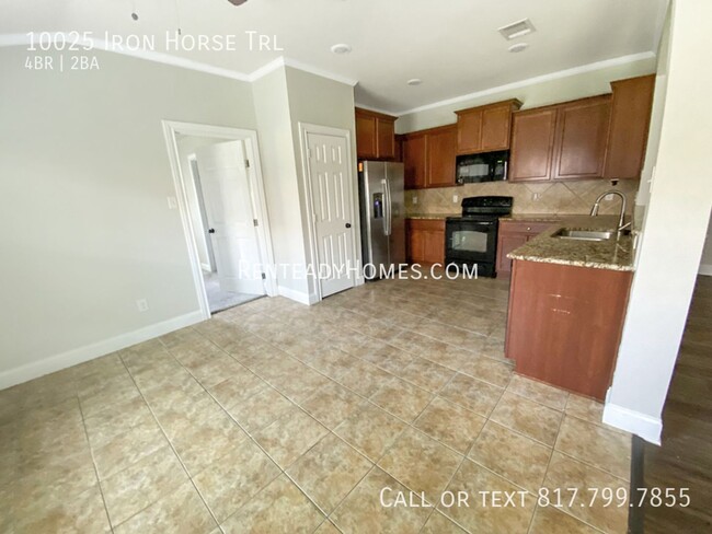 Building Photo - 10025 Iron Horse Trl