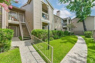 Building Photo - 1860 White Oak Dr