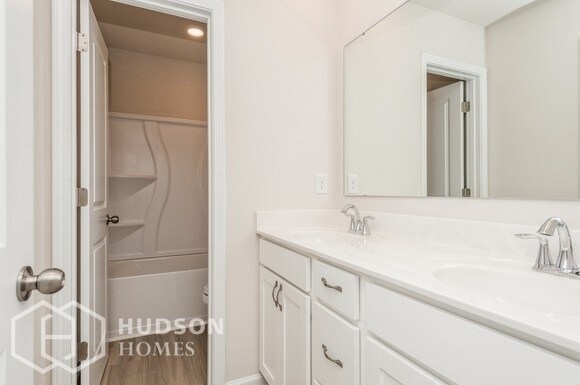 Foto del edificio - NOW AVAILABLE! - 3192 Treyson Drive Unit 6...