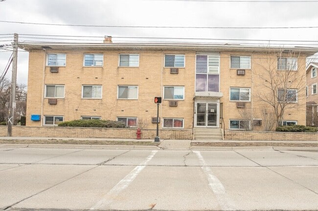 Welcome to Bagley Pointe at 76 W Bagley - Bagely Pointe