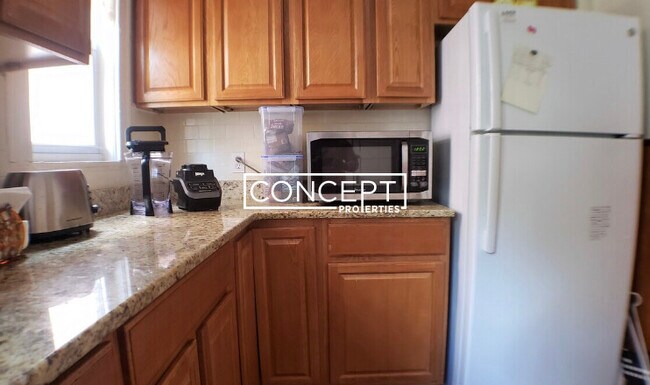 Building Photo - 785 Washington St