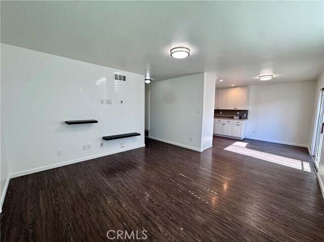 Foto del edificio - 4692 Heil Ave