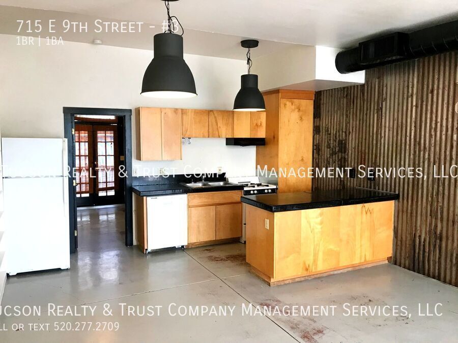 Foto principal - 715 E 9th St