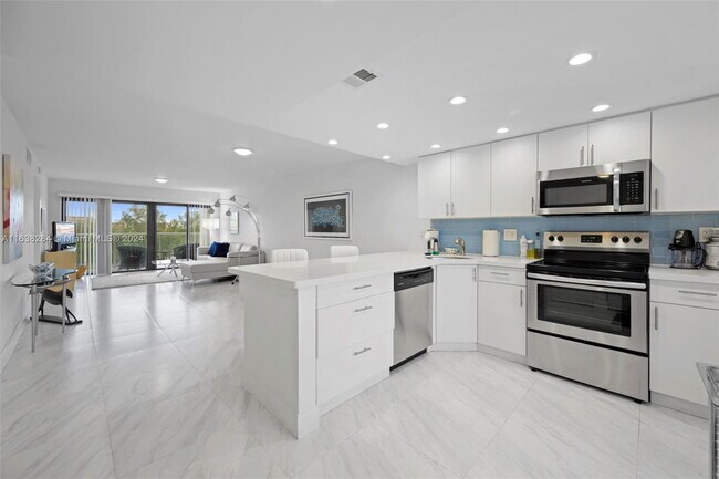 Foto del edificio - 1401 N Riverside Dr