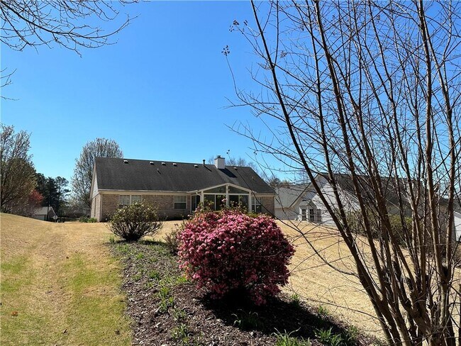 Foto del edificio - 6172 Glen Oak Dr