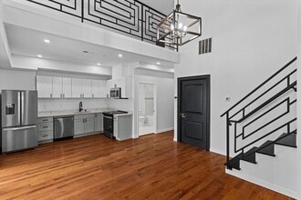 Building Photo - 280 Essex St