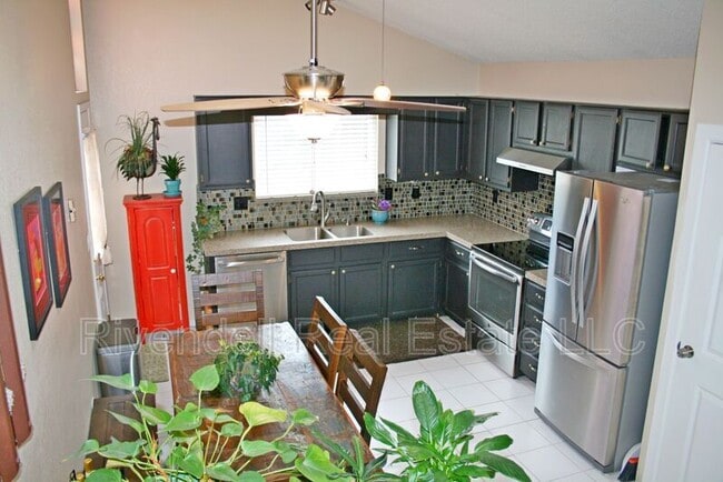 Building Photo - 1484 Columbine Dr