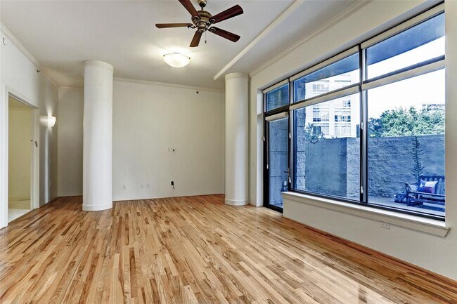 Foto del edificio - 5005 Hidalgo St