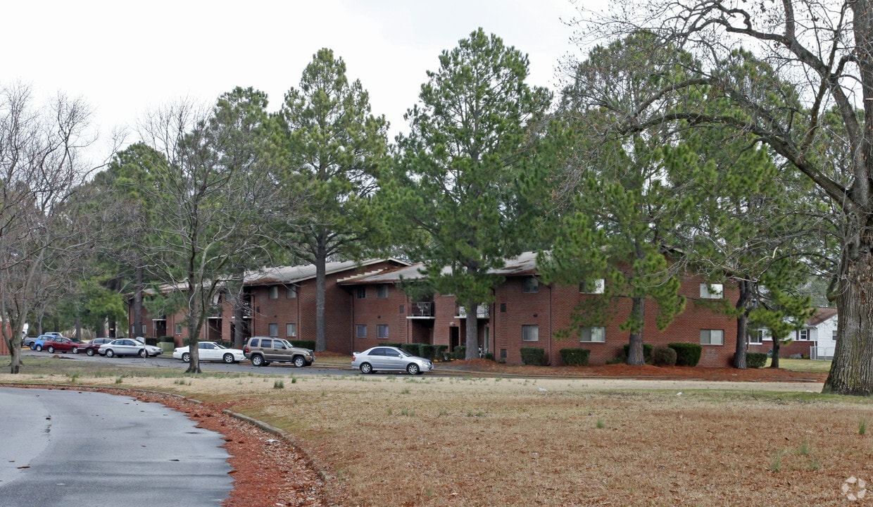 Collinswood Lake Apartments Apartments in Portsmouth, VA