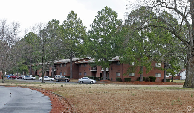 Building Photo - Collinswood Lake Apartments