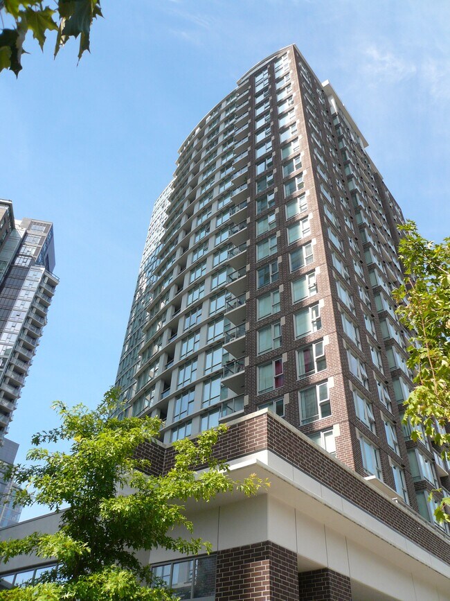 Building Photo - 550 Pacific St