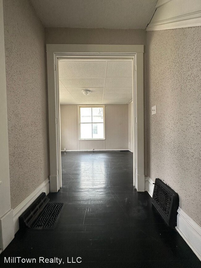 Foto del edificio - 3 br, 1 bath House - 2125 Claussen St