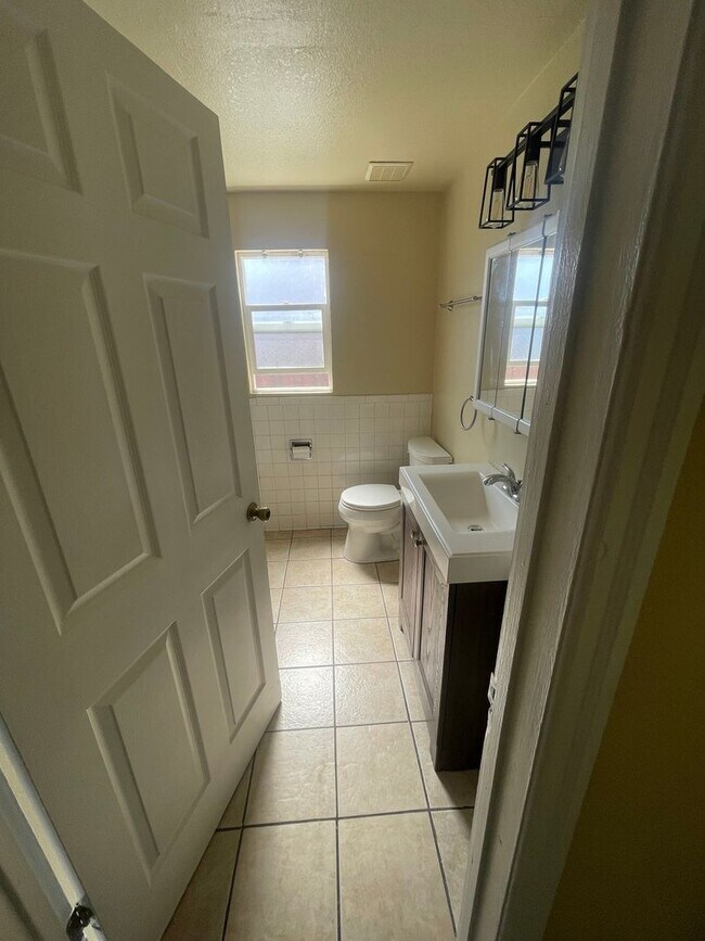 Foto del edificio - 2 Bedroom Duplex in Oakland