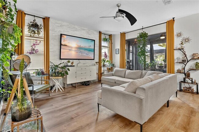 Foto del edificio - 16137 Wind View Ln