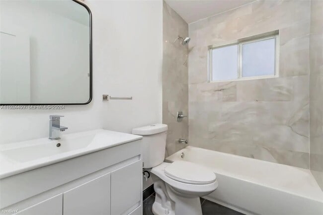 Foto del edificio - 1421 NE 30th Ct