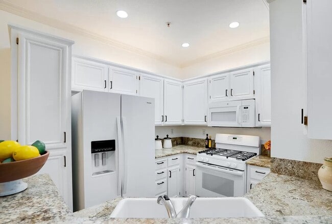 Building Photo - Secure, Clean & Ready