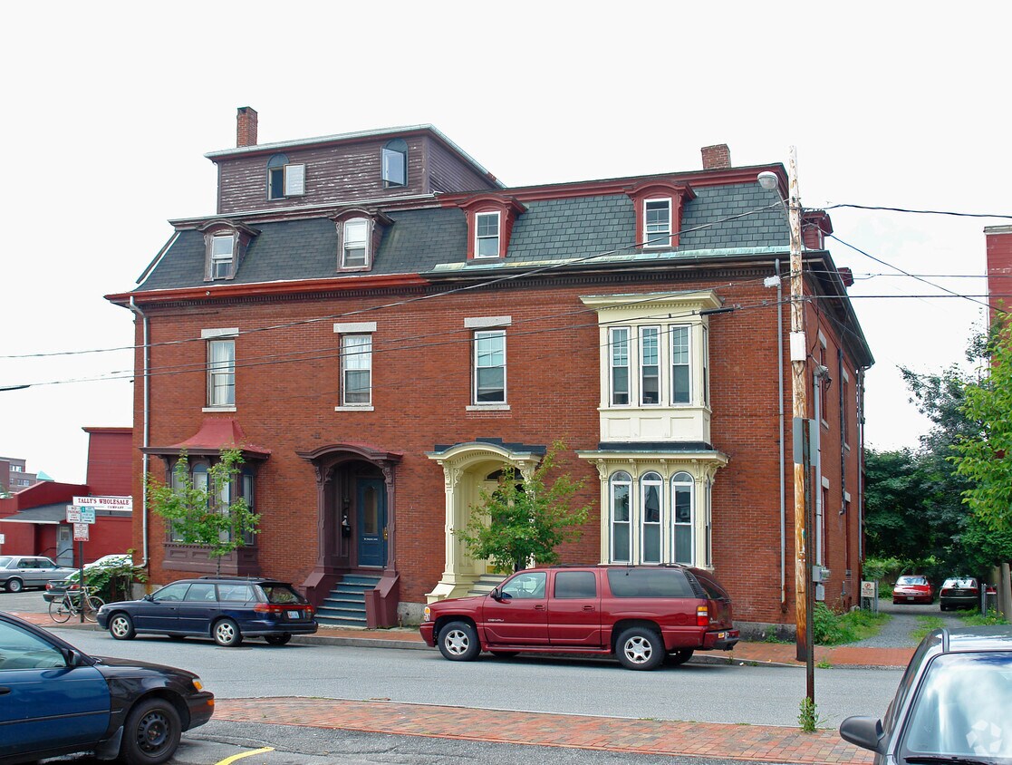 Primary Photo - 62 Hampshire St