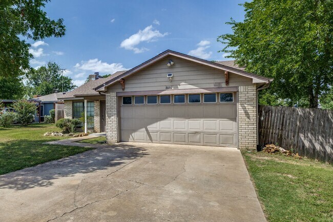 Foto del edificio - 8602 Skyview Rd