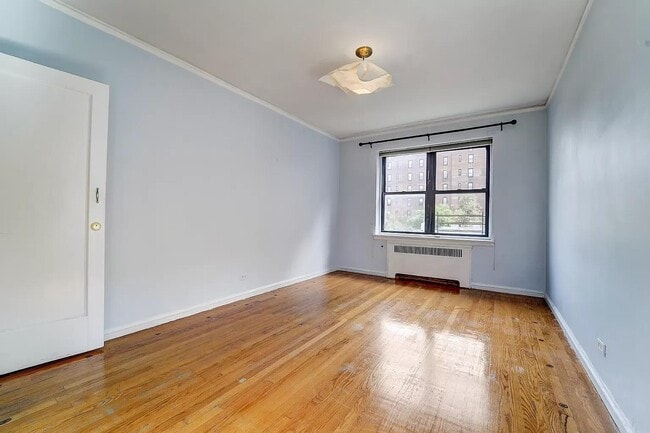 Building Photo - 251 Seaman Ave