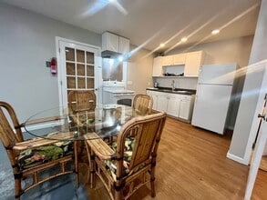 Building Photo - 332 Commerce Loop