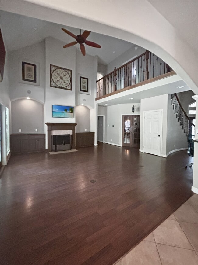 Building Photo - 289 Broadmoor Dr