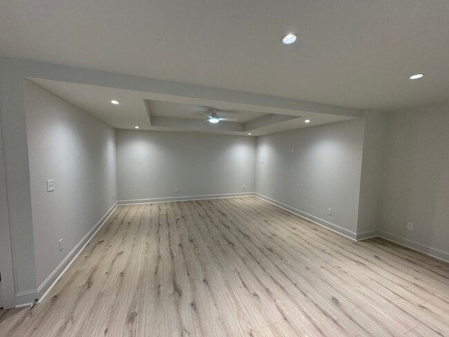 Foto del edificio - 886 Moore Rd