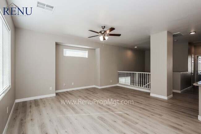 Foto del edificio - Now Available!