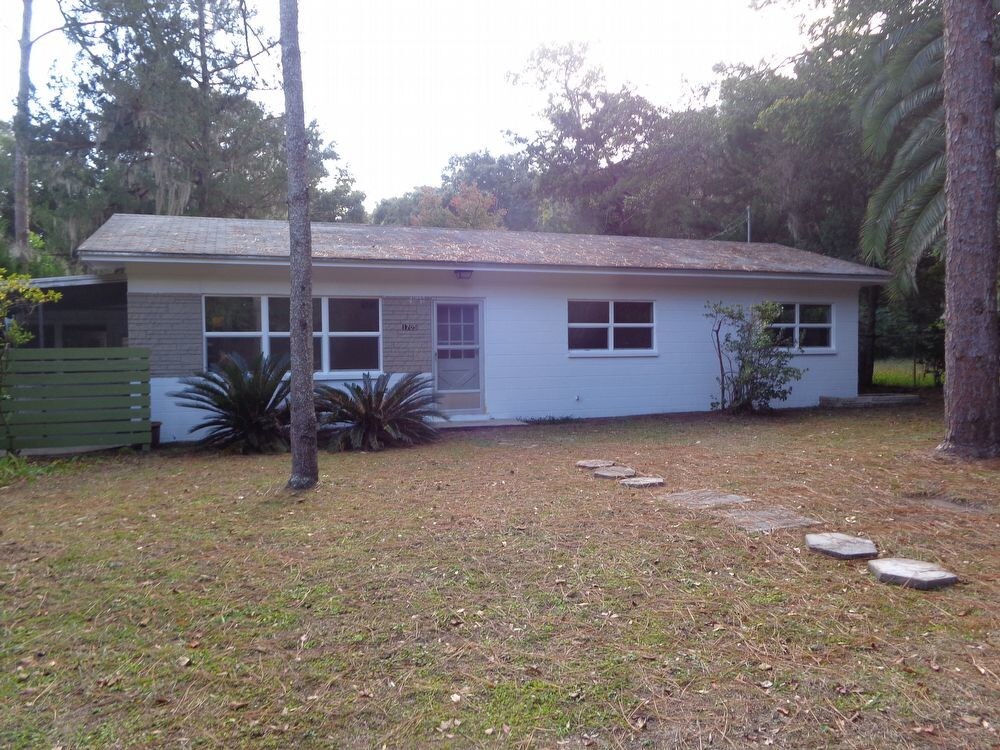 Primary Photo - 1705 NW 34th Place LEASE PENDING
