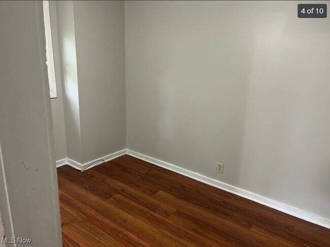 Foto del edificio - 851 Forrest Dr