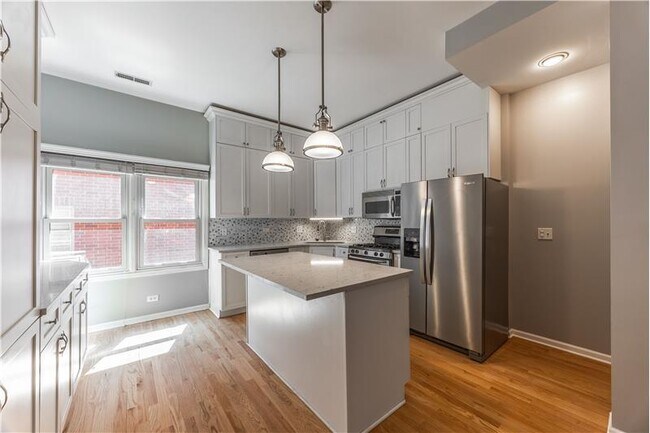 Foto del edificio - 855 W Erie St