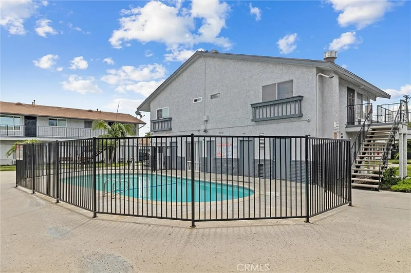 Foto del edificio - 2890 E Artesia Blvd