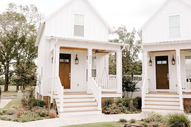 Foto del edificio - 2023 Loretta Parker Lane, Cottage C