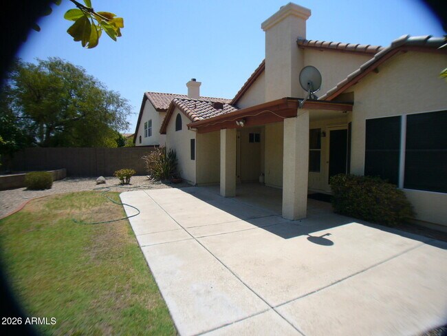 Foto del edificio - 2838 E Calavar Rd