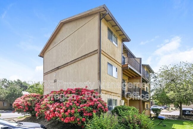 Building Photo - 14212 NE Sandy Blvd