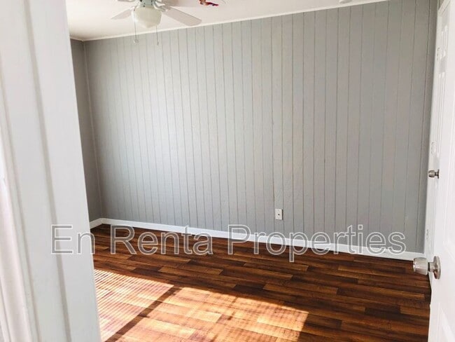 Photo - 2341 Brothers St House