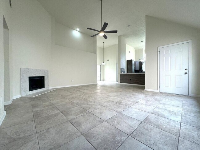 Building Photo - 7418 Fountain Crest Dr